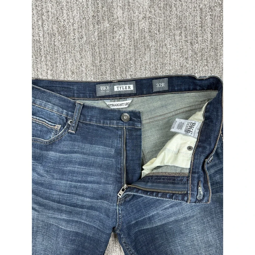 BKE Tyler Jeans Mens 32R (Fits 32x32) Blue Straight Leg Distressed Denim Stitch